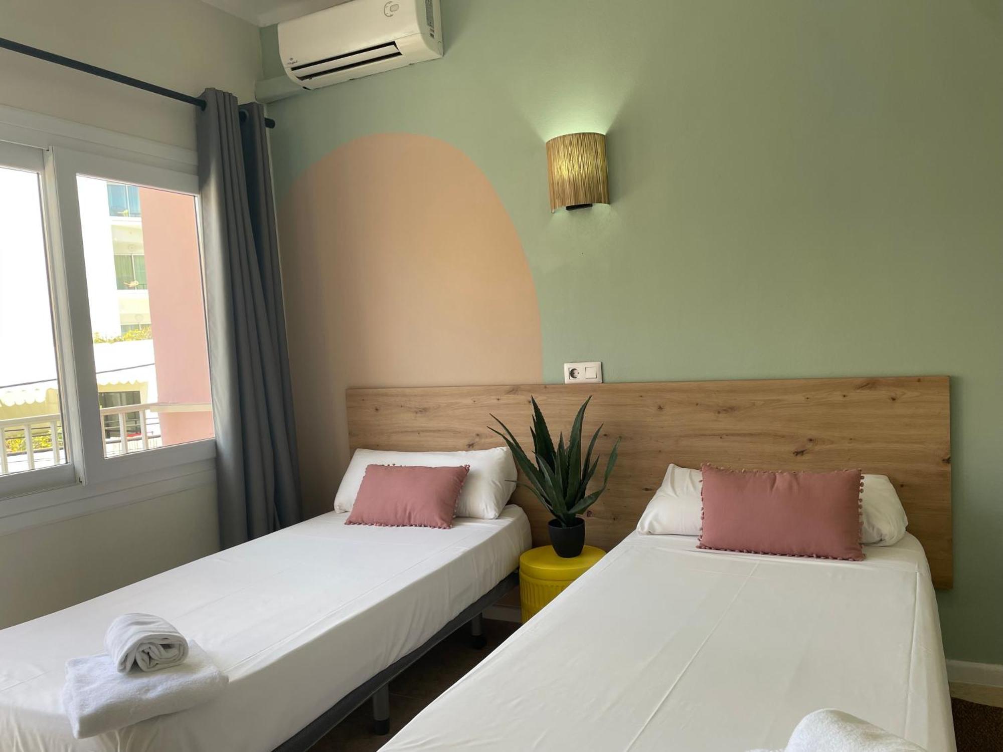 Hostal Playa De Palma Kültér fotó